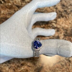 Elegant Silver tone Heart Ring size‎ 9